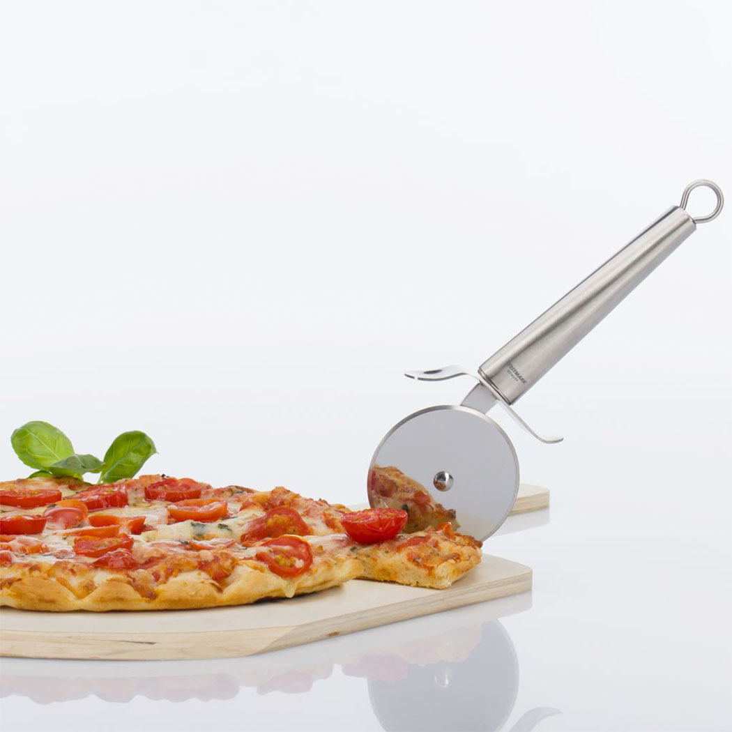 Westmark Pizza Stone with stand 33cm & Stainless Steel Pizza Cutter